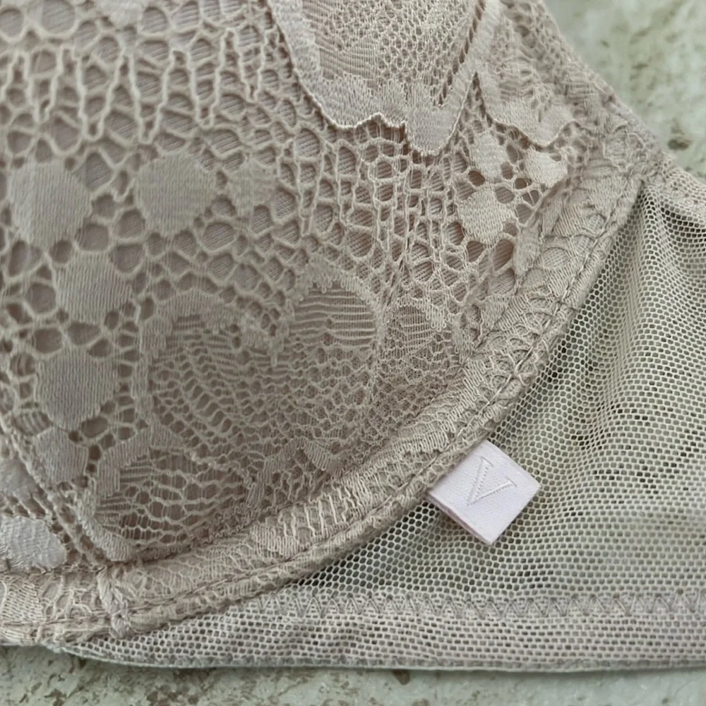 Victoria’s Secret Lined Demi Double Bra size 32D